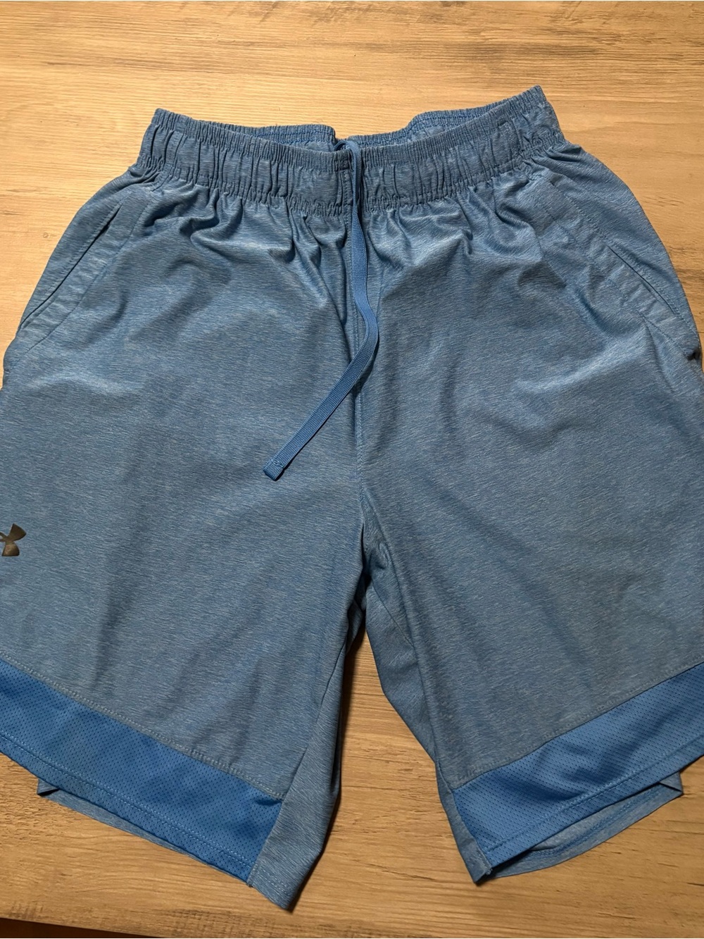 Under Armour Men's Light Blue Athletic Shorts with Drawstring size M